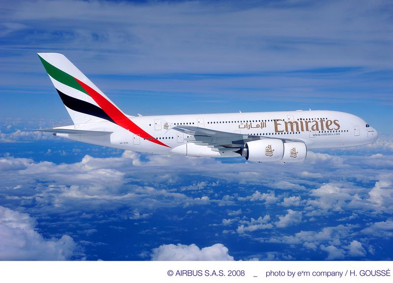 800x600_1387212487_A380_UAE_in_flight_01