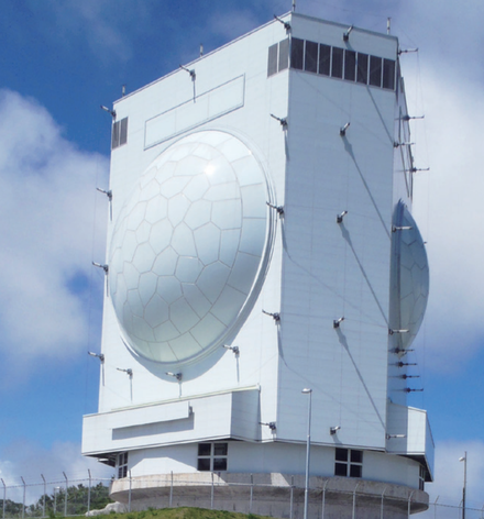 440px-JFPS-5_(A_radar_enables_the_detection_and_tracking_of_ballistic_missiles)